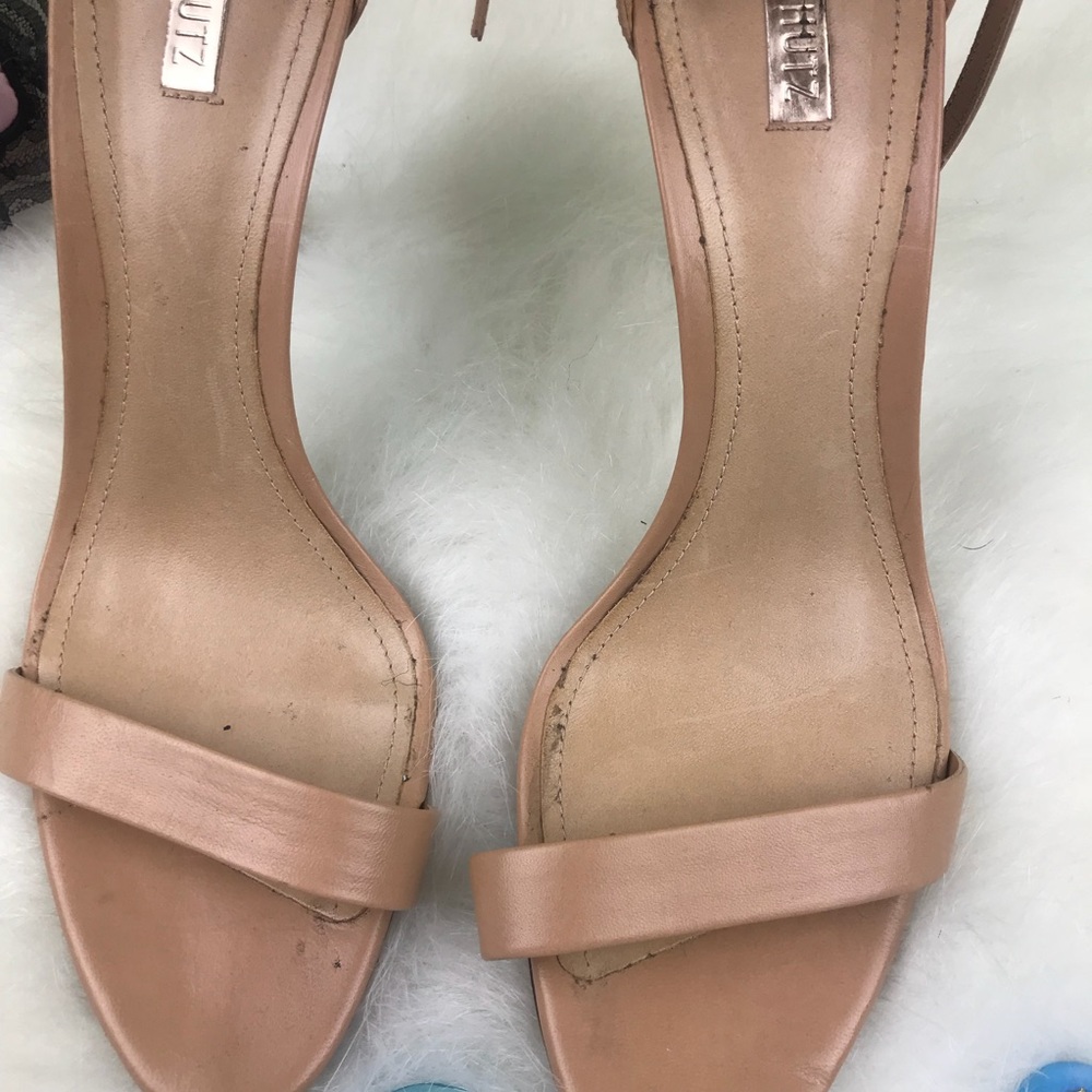 Schultz nude heels